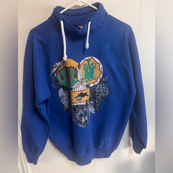 Vintage Canadian made men’s M, women’s L? First Nations theme sweatshirt - Picture 2 of 5
